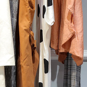 諾蘭貝爾女裝折扣店加盟指南 尾貨服裝的財(cái)富密碼